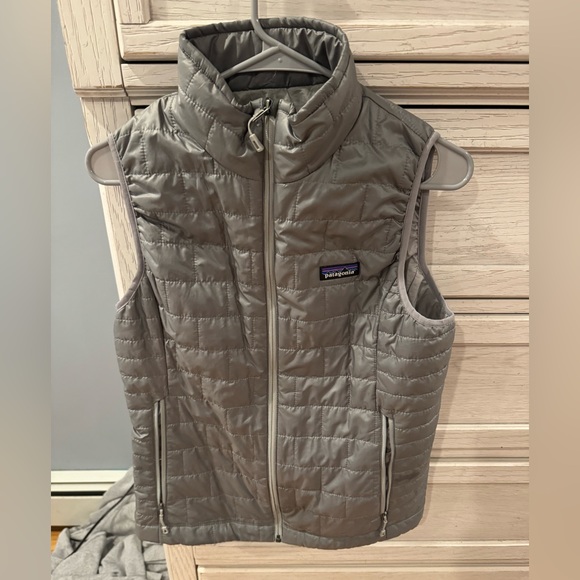 Jackets & Blazers - Grey Women’s Patagonia Vest